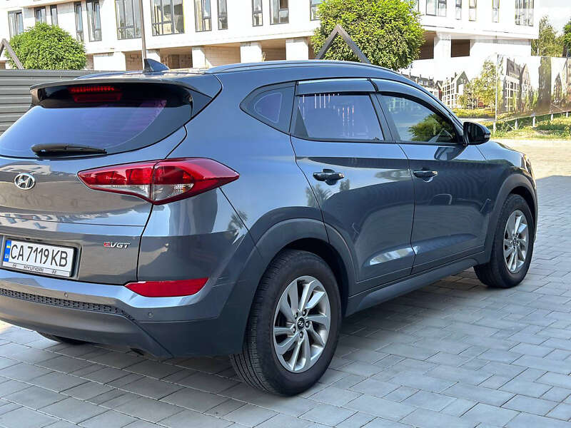 Позашляховик / Кросовер Hyundai Tucson 2015 в Умані