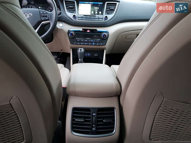 Позашляховик / Кросовер Hyundai Tucson 2015 в Дніпрі