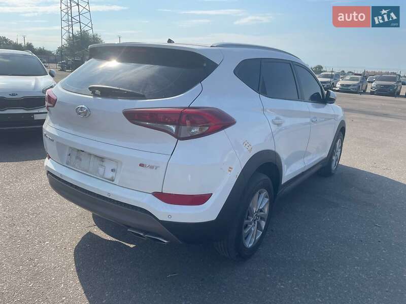 Позашляховик / Кросовер Hyundai Tucson 2015 в Тульчині