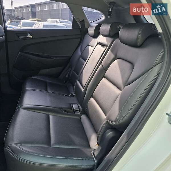 Позашляховик / Кросовер Hyundai Tucson 2015 в Тульчині