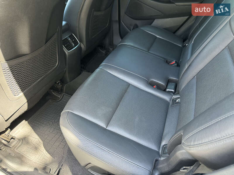 Позашляховик / Кросовер Hyundai Tucson 2017 в Києві