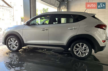 Внедорожник / Кроссовер Hyundai Tucson 2017 в 