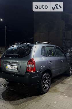 Внедорожник / Кроссовер Hyundai Tucson 2012 в 