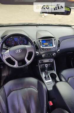 Внедорожник / Кроссовер Hyundai Tucson 2014 в 