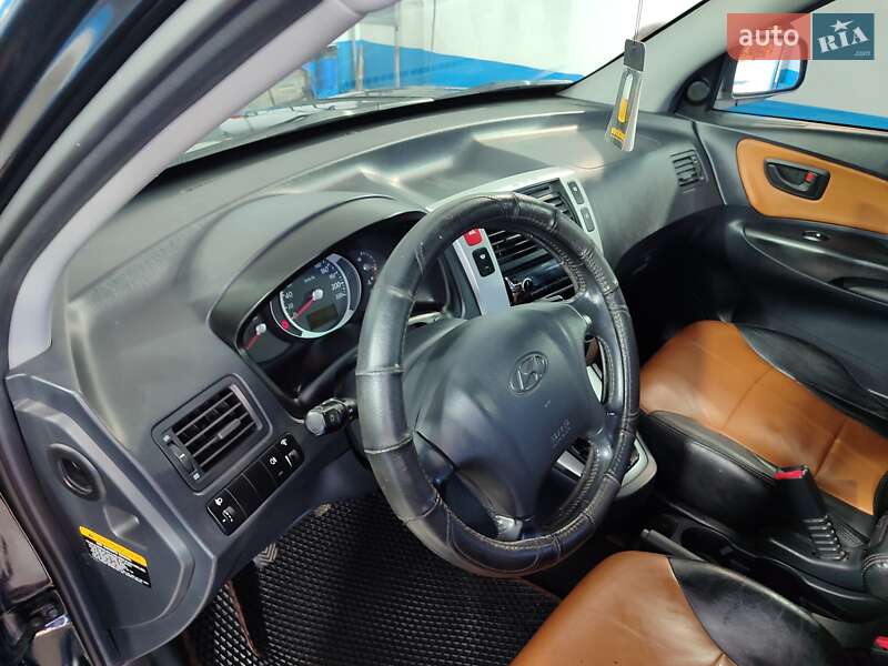 Позашляховик / Кросовер Hyundai Tucson 2005 в Добропіллі фото 13 Позашляховик / Кросовер Hyundai Tucson 2005 в Добропіллі