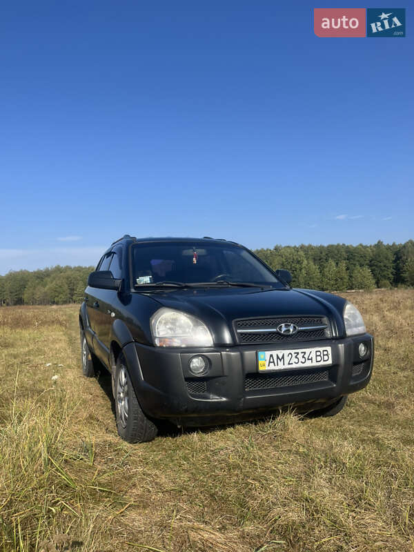 Внедорожник / Кроссовер Hyundai Tucson 2008 в Лугинах