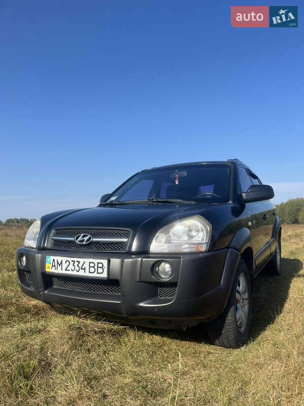 Внедорожник / Кроссовер Hyundai Tucson 2008 в Лугинах