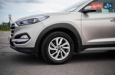 Внедорожник / Кроссовер Hyundai Tucson 2017 в 
