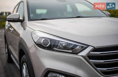 Внедорожник / Кроссовер Hyundai Tucson 2017 в 