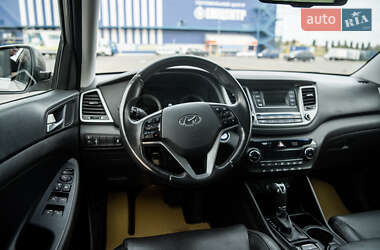 Внедорожник / Кроссовер Hyundai Tucson 2017 в 