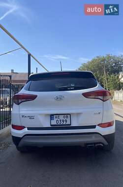 Позашляховик / Кросовер Hyundai Tucson 2016 в 