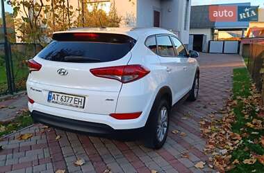Позашляховик / Кросовер Hyundai Tucson 2015 в 