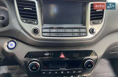 Позашляховик / Кросовер Hyundai Tucson 2016 в 