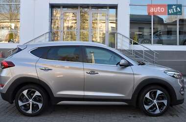 Внедорожник / Кроссовер Hyundai Tucson 2017 в 