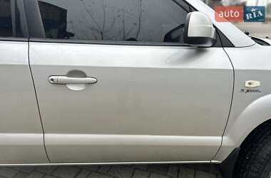 Внедорожник / Кроссовер Hyundai Tucson 2005 в 
