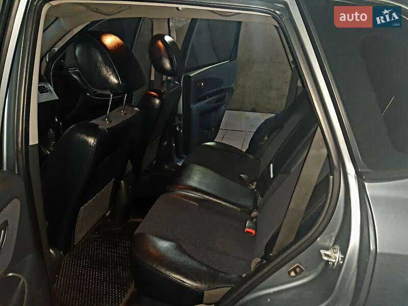 Внедорожник / Кроссовер Hyundai Tucson 2011 в Кельменцах