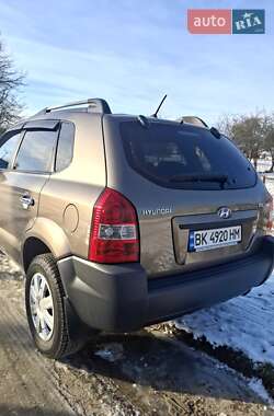 Внедорожник / Кроссовер Hyundai Tucson 2013 в Ровно