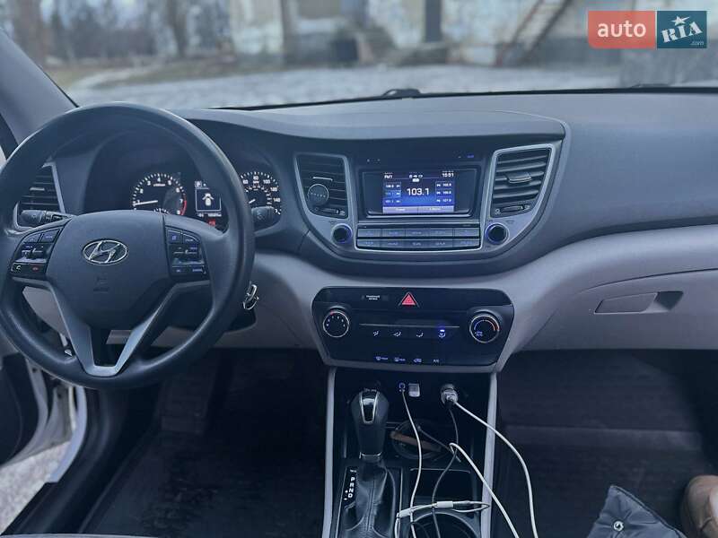 Позашляховик / Кросовер Hyundai Tucson 2017 в Києві