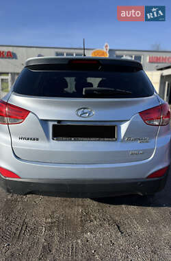 Внедорожник / Кроссовер Hyundai Tucson 2010 в 