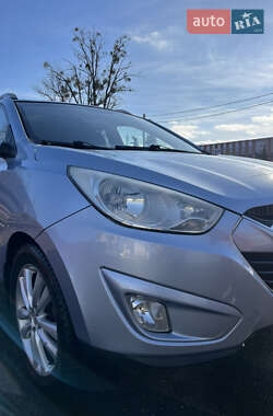 Внедорожник / Кроссовер Hyundai Tucson 2010 в 