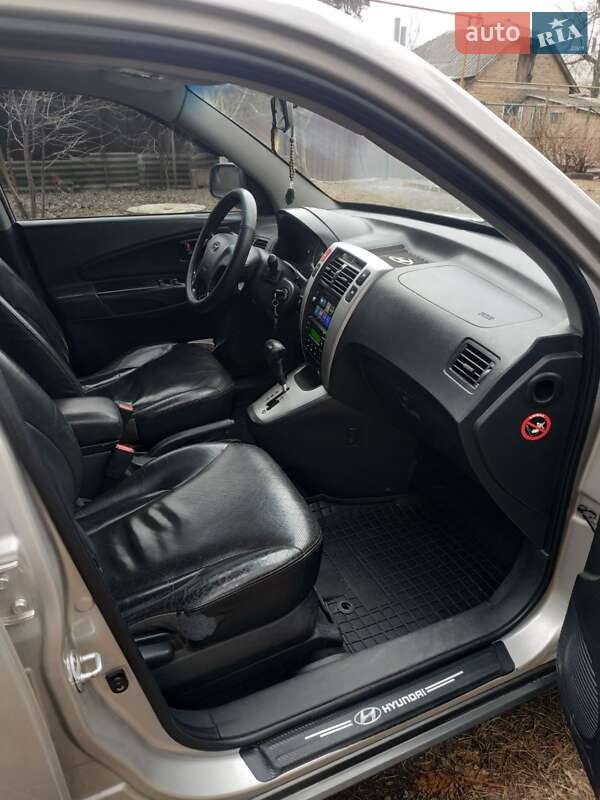 Внедорожник / Кроссовер Hyundai Tucson 2008 в Ромнах