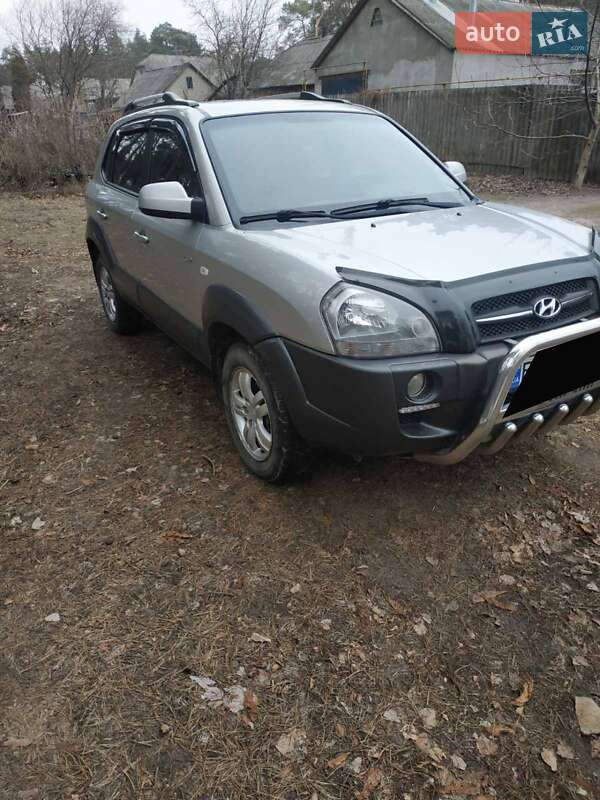 Внедорожник / Кроссовер Hyundai Tucson 2008 в Ромнах