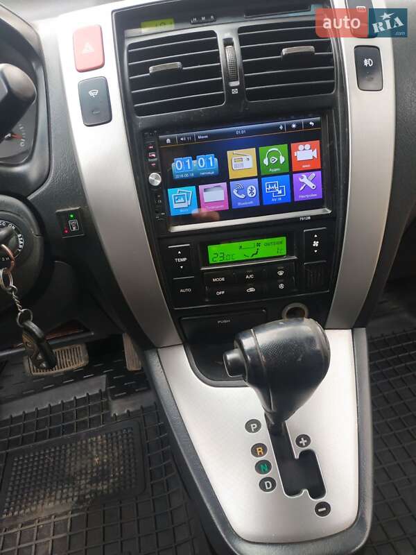 Внедорожник / Кроссовер Hyundai Tucson 2008 в Ромнах
