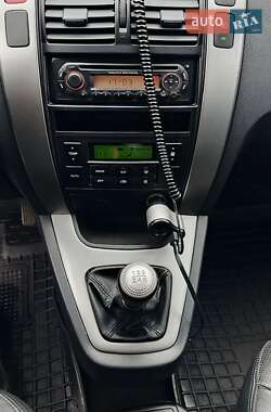 Внедорожник / Кроссовер Hyundai Tucson 2009 в 