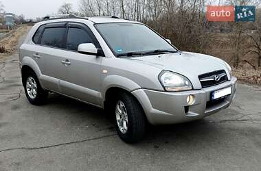 Внедорожник / Кроссовер Hyundai Tucson 2009 в 