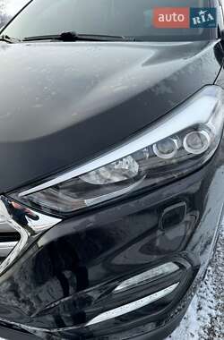 Внедорожник / Кроссовер Hyundai Tucson 2016 в 