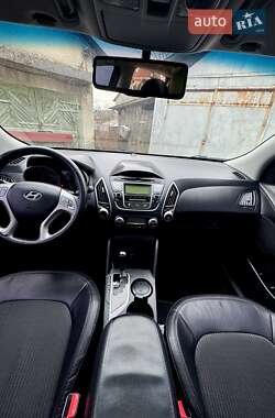 Внедорожник / Кроссовер Hyundai Tucson 2011 в 