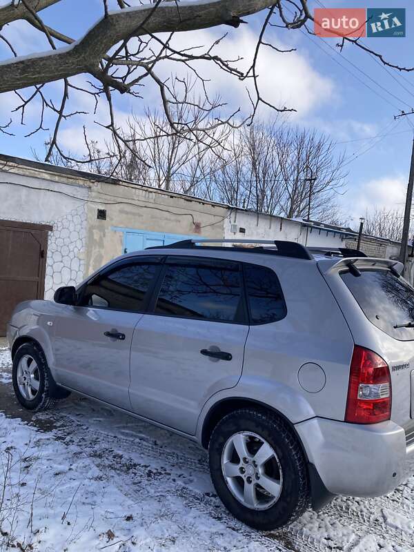 Позашляховик / Кросовер Hyundai Tucson 2005 в Вільногірську