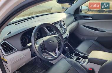 Позашляховик / Кросовер Hyundai Tucson 2016 в 