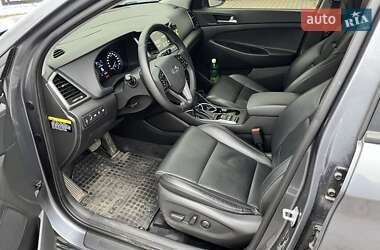 Внедорожник / Кроссовер Hyundai Tucson 2017 в 