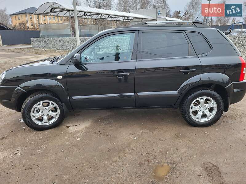 Позашляховик / Кросовер Hyundai Tucson 2009 в Житомирі