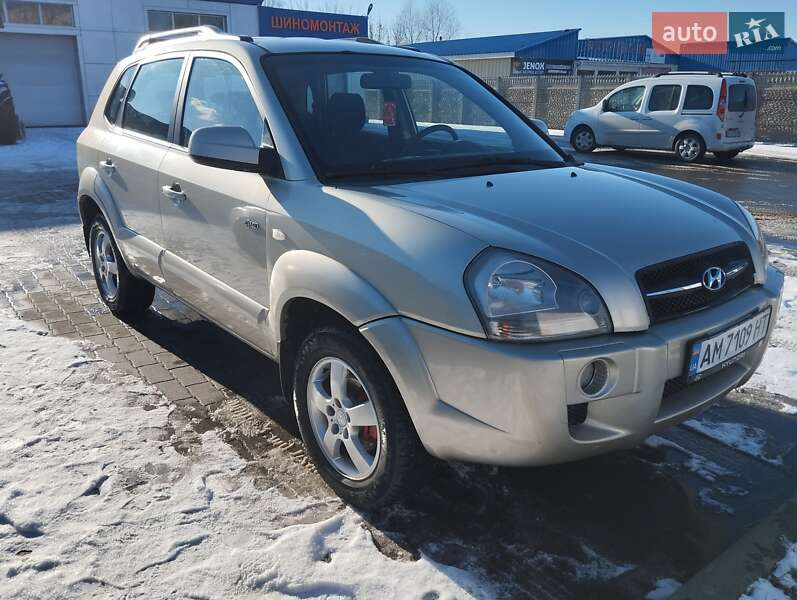 Внедорожник / Кроссовер Hyundai Tucson 2007 в 