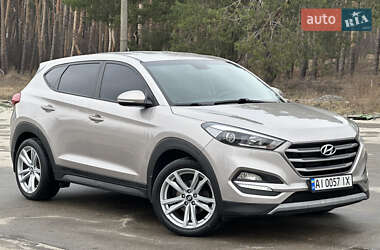 Внедорожник / Кроссовер Hyundai Tucson 2016 в 