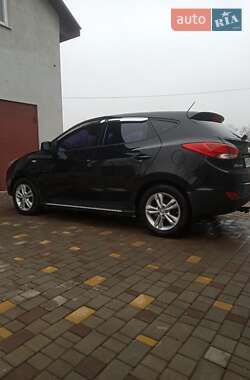 Внедорожник / Кроссовер Hyundai Tucson 2012 в 