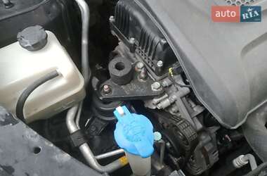 Внедорожник / Кроссовер Hyundai Tucson 2012 в 