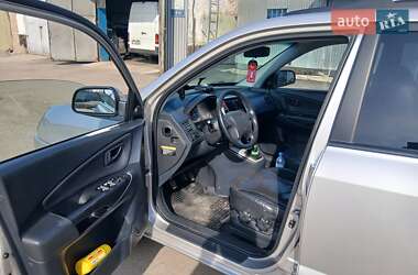 Внедорожник / Кроссовер Hyundai Tucson 2005 в 
