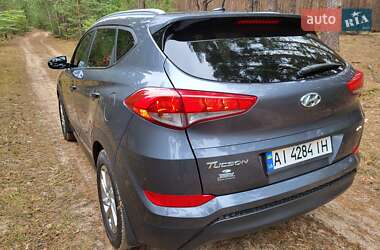 Внедорожник / Кроссовер Hyundai Tucson 2015 в 