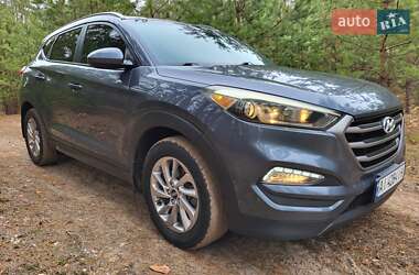 Внедорожник / Кроссовер Hyundai Tucson 2015 в 