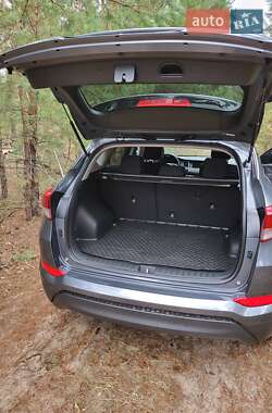 Внедорожник / Кроссовер Hyundai Tucson 2015 в 