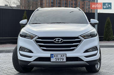 Внедорожник / Кроссовер Hyundai Tucson 2016 в 