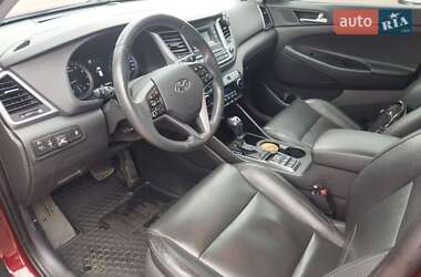 Позашляховик / Кросовер Hyundai Tucson 2016 в 