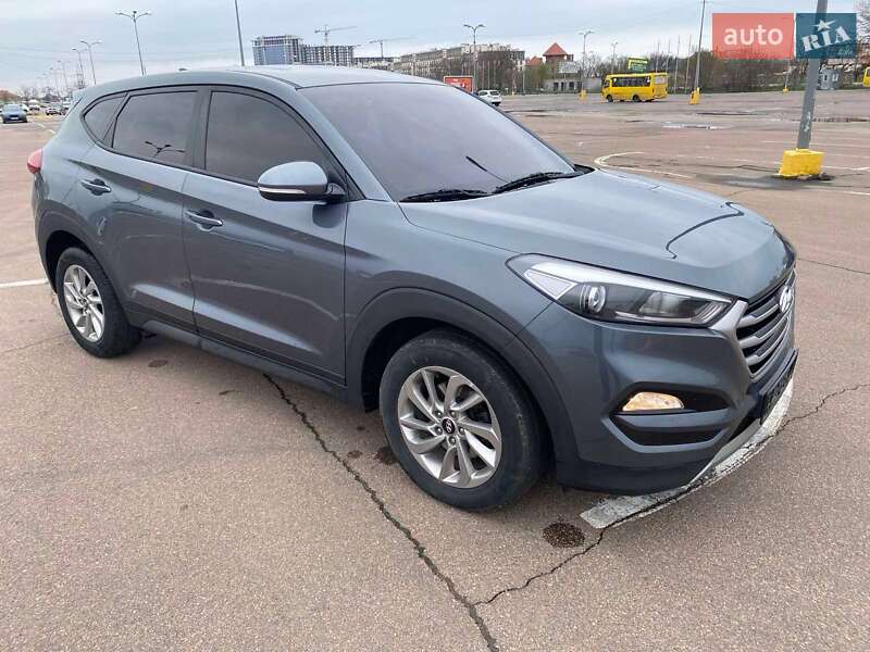 Внедорожник / Кроссовер Hyundai Tucson 2017 в 
