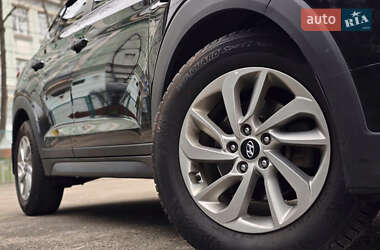 Внедорожник / Кроссовер Hyundai Tucson 2016 в 