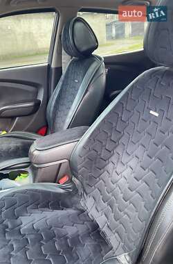 Внедорожник / Кроссовер Hyundai Tucson 2011 в 