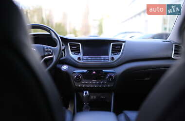 Внедорожник / Кроссовер Hyundai Tucson 2017 в 