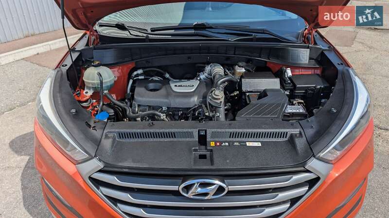 Позашляховик / Кросовер Hyundai Tucson 2016 в Харкові